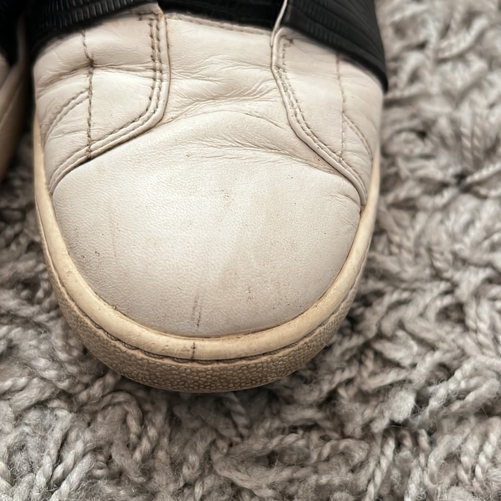 🔵Vince “Vista” White and Black Sneakers - Picture 4 of 8